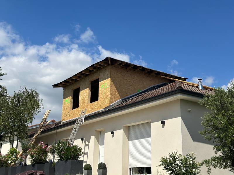 Surélévation en ossature bois pour création de suite parentale à Ternay (69)